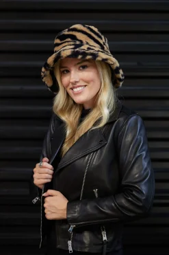 Kat><noscript><img width=